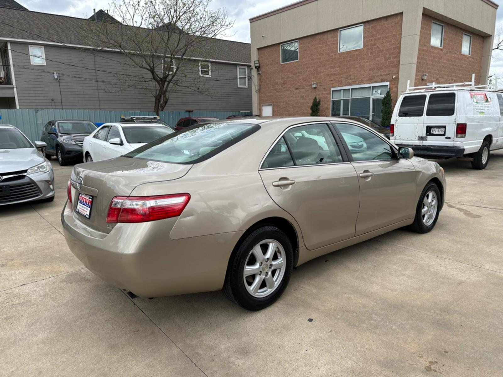 2007 Beige /Beige Toyota Camry LE (4T1BE46K47U) with an 2.4 engine, Automatic transmission, located at 1501 West 15th St., Houston, 77008, (713) 869-2925, 29.797941, -95.411789 - Photo #2